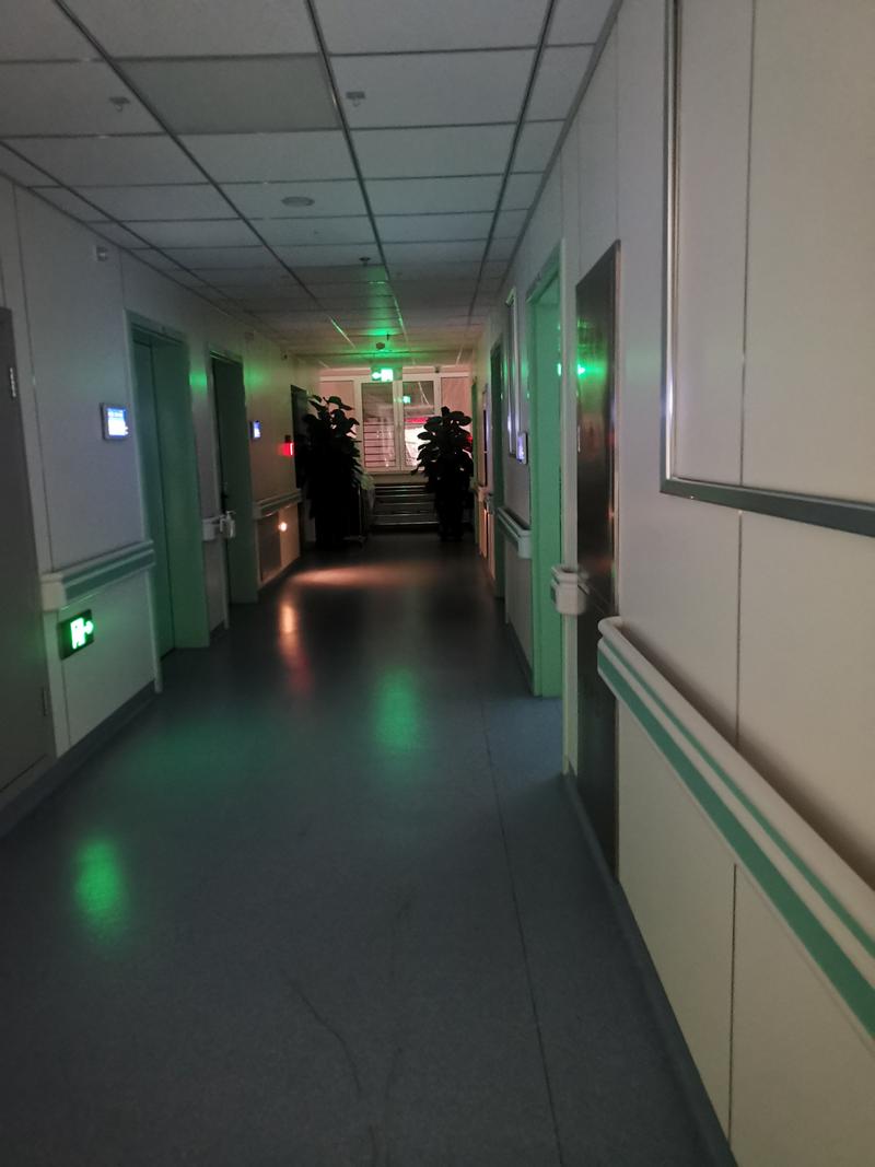 芯界24小时医保取现回收：深夜里的救命稻草